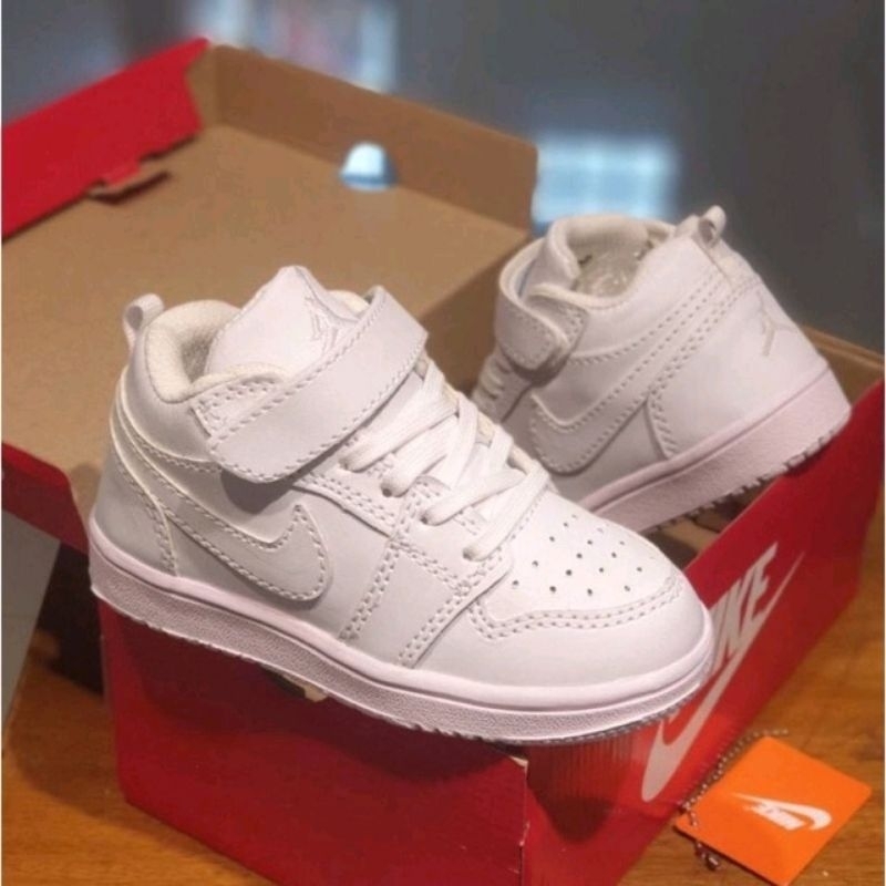 Sepatu Jordan Anak Perempuan Laki Laki Unisex Low Cut Sneakers Sporty Anak Cowok Cewek Full Putih