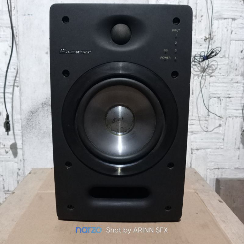 Aktif speaker flat monitor Pioneer s-dj 05 bekas normal hanya satu box (bukan sepasang)