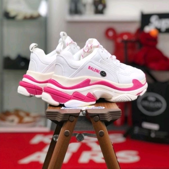 Balenciaga Triple S &quot;Fluo Pink/White&quot;