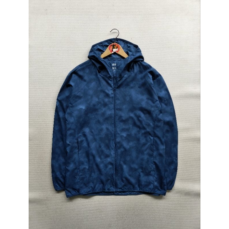 UNIQLO camo lightweight jacket