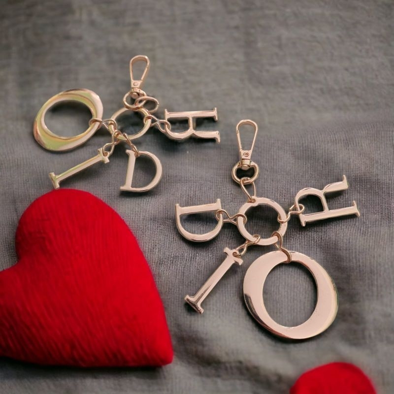 Aksesoris tas gantungan tas huruf lengkap dengan pengait