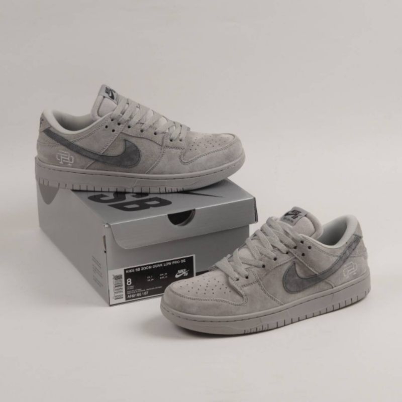 REIGNING CHAMP X NIKE SB ZOOM DUNK LOW PRO GREY 100% BNIB