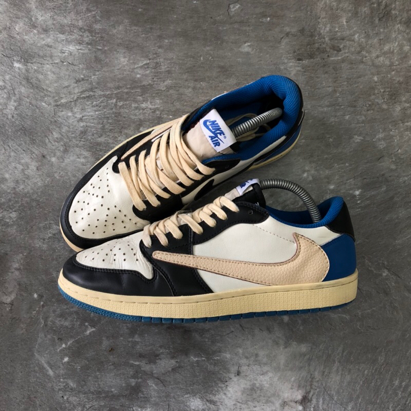 Aj 1 Low OG Travis Scott (Fragment)
