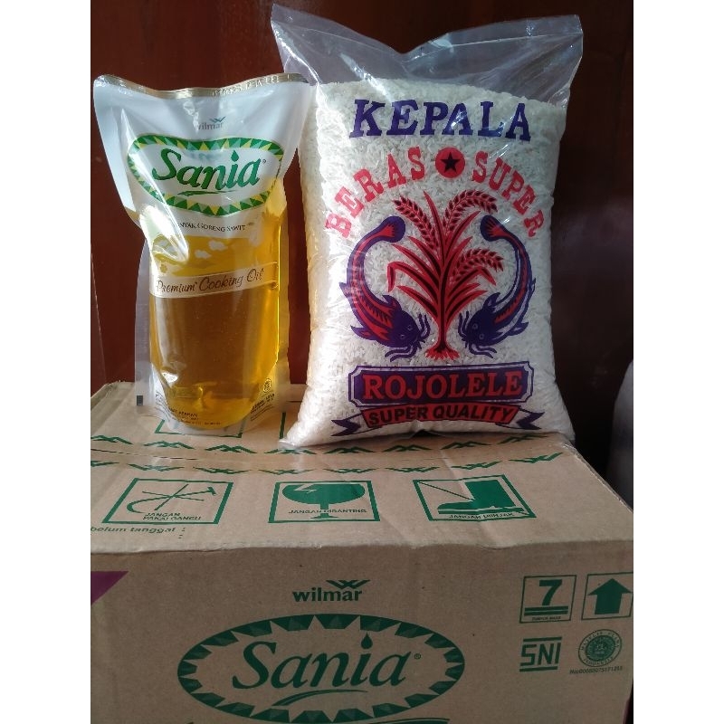 Paket beras 5 liter dan minyak sania 1 liter