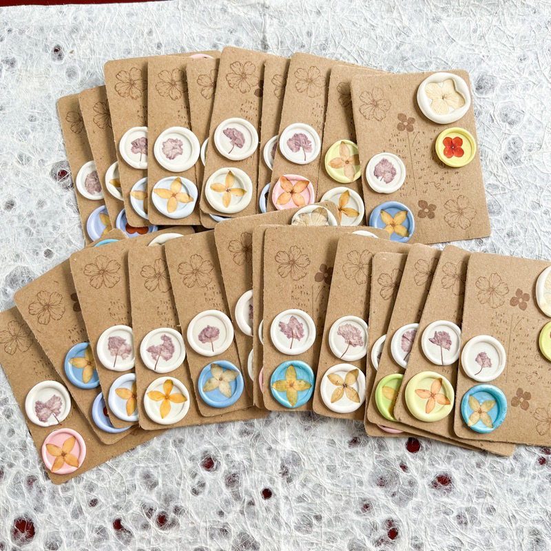 

wax seal with flower pressed for scrapbook journal journaling bujo