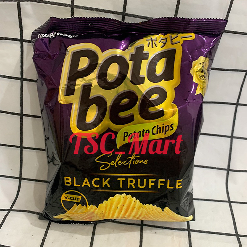 

Calbe Wings Pota Bee Potato Chips Black Truffle / Snack / Calbe / Wings / Pota / Bee / potabee / Potato / Chips / Black / Truffle / keripik / kentang / selection / halal / japan