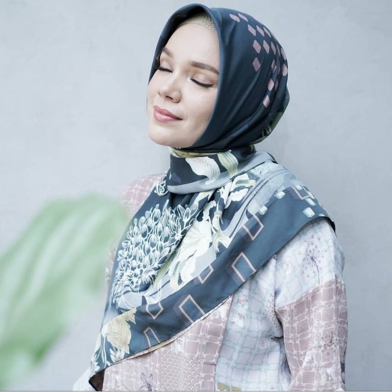 Ria Miranda x Dewi Sandra Dianta Scarf (Preloved)