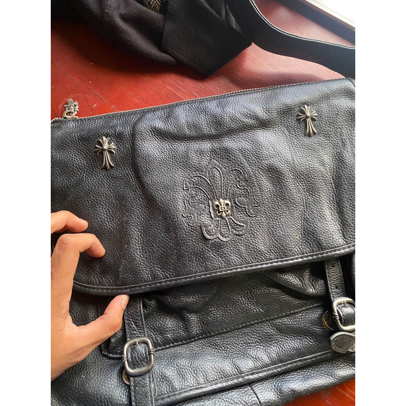 sling bag chrome hearts