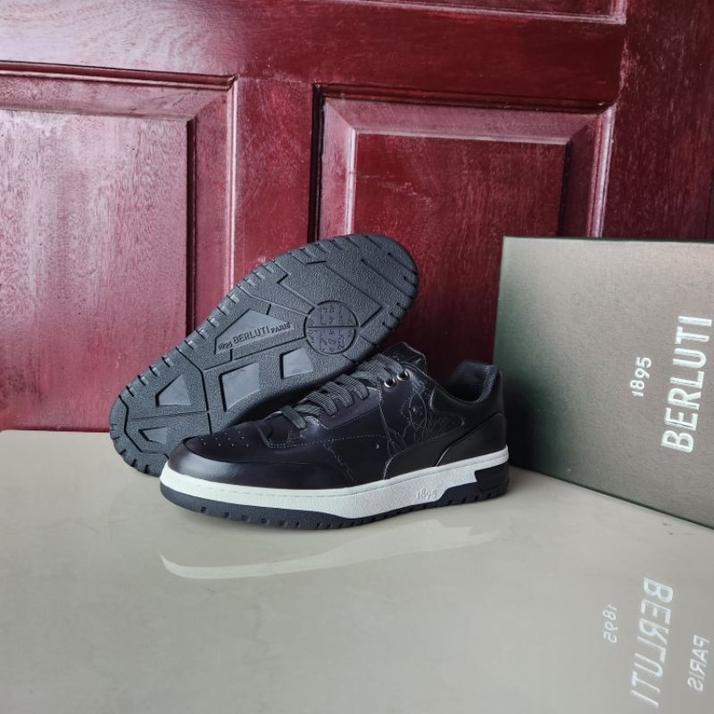 Sepatu berluti sneaker mirror quality
