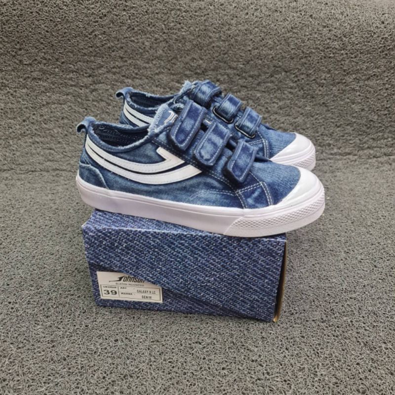 SEPATU JOHNSON DENIM VELCRO LOW 36-43 ORIGINAL