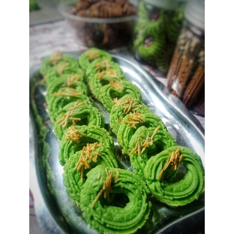 

kue lebaran / kue semprit pandan keju / semprit susu pandan renyah gurih 250gr