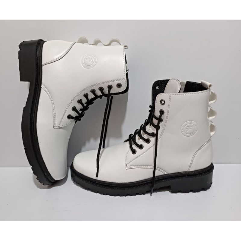 Sepatu Boots Unisex - R9 WHITE | Sepatu Boots Pria Wanita BTS Korea Fair Look Original Model Terbaru Traveling Gaya Trendy Kualitas Import