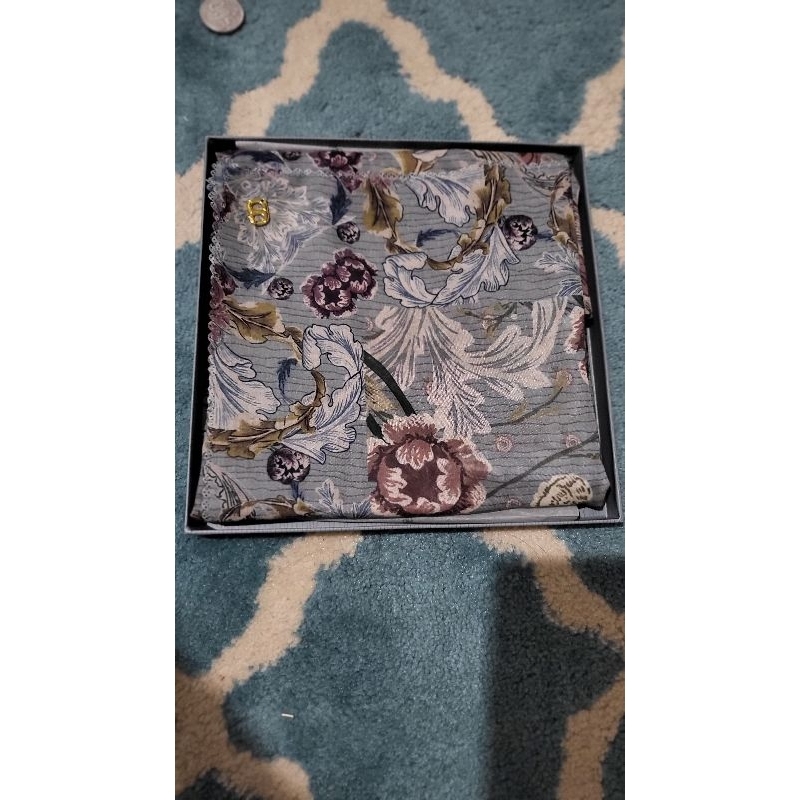 Buttonscarves PL Royale Blue Jeans