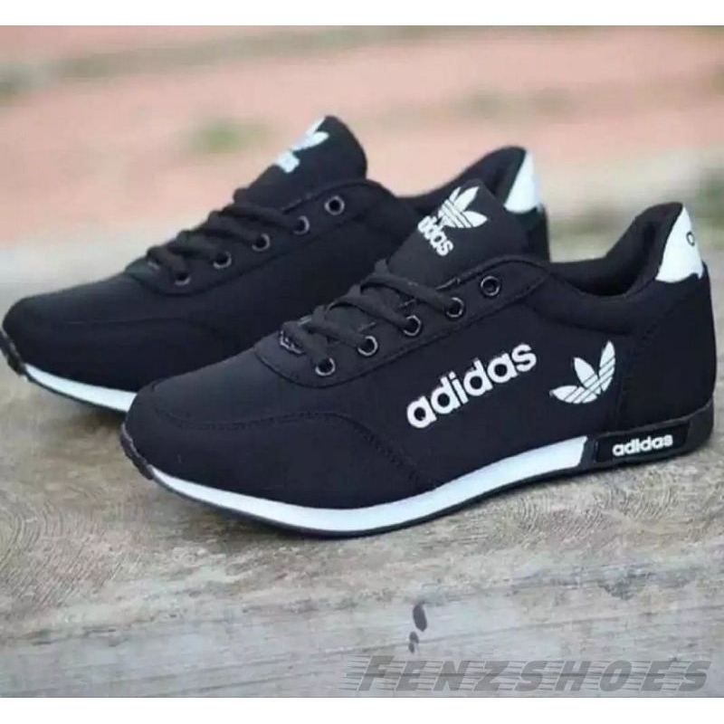sepatu sport adidas