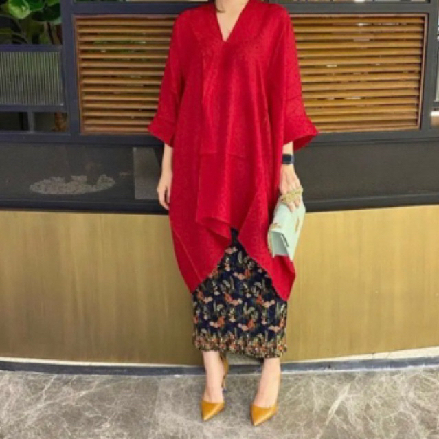 PRELOVED REAL PICT BLOUSE KAFTAN MERAH TUNIK VISCOSE BATIK POLOS BUAT UNDANGAN KONDANGAN PESTA