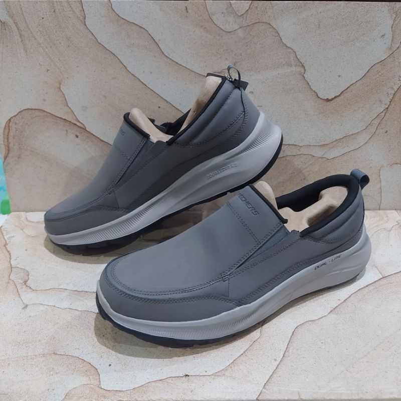 SKECHERS SLIP ON PRIA