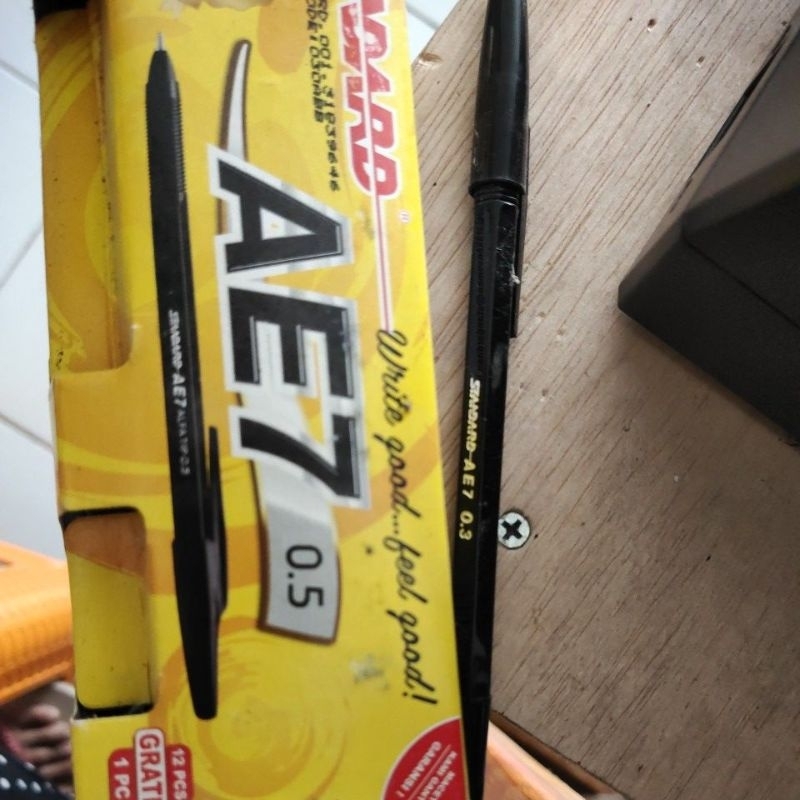 

bolpen standart ae7