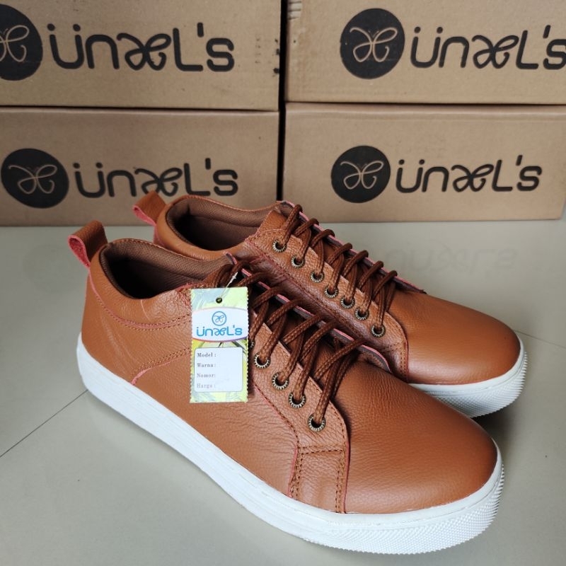 Sepatu Sneakers Pria Casual Kasual Bahan Kulit Asli 100% Original Elegan Cs2