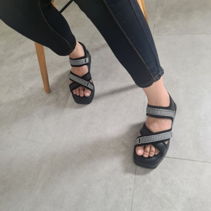 Trend 2023 Sandal Wanita Flatform Wedges Tali Kotak 36-41 - Sandona AGYA