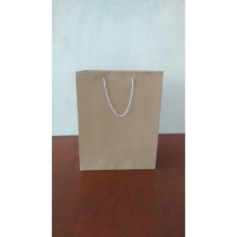 

Paper bag/ Tas kertas polos (20x10x25) (0112)