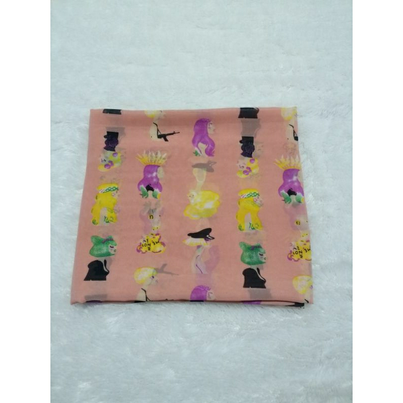 Hijab / pashmina / kerudung  / pashmina motif / hijab motif / hijab motif bunga / motif bunga  / pas