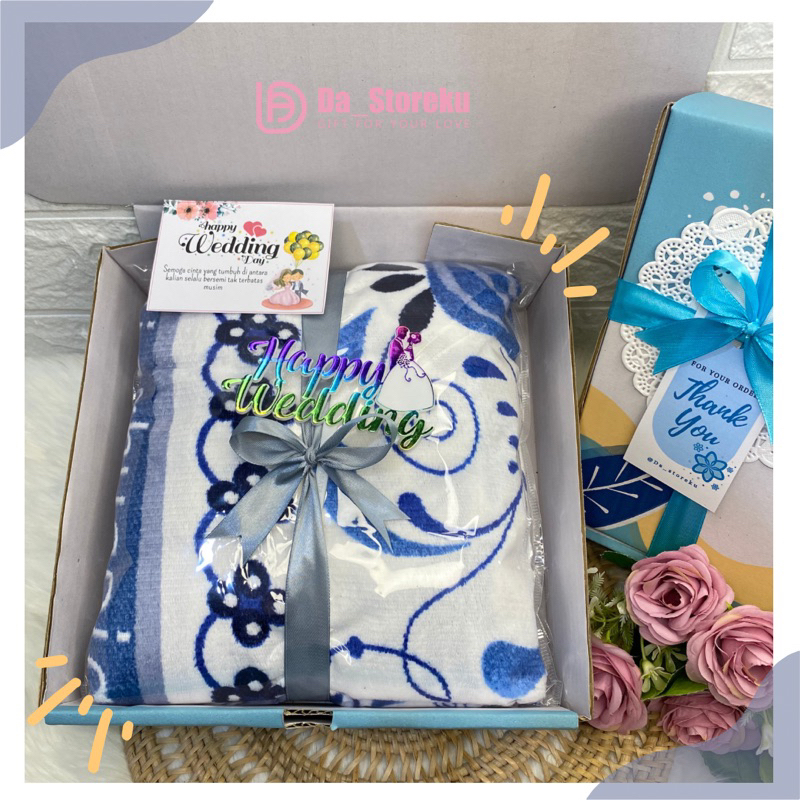 HAMPERS SELIMUT BULU / HAMPERS HADIAH KADO TERMURAH TERLARIS / HAMPERS ULTAH WEDDING ENGAGEMENT