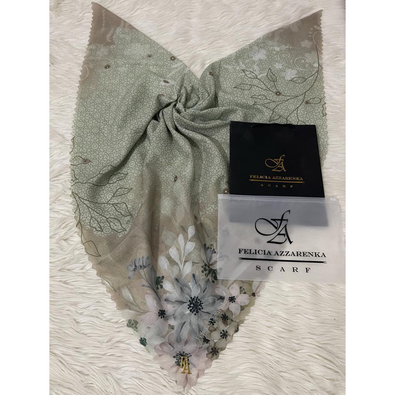 KERUDUNG FELICIA AZZARENKA