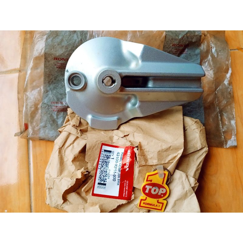 Panel Tutup Tromol belakang Karisma D X Kirana Original 43100-KPH-900