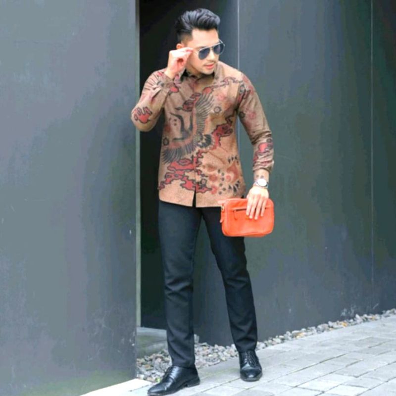 BATIK PRIA MODERN SLIMFIT .Baju Kemeja Batik Premium Slim Fit Lengan Panjang Terbaru Katun Moca Hem 