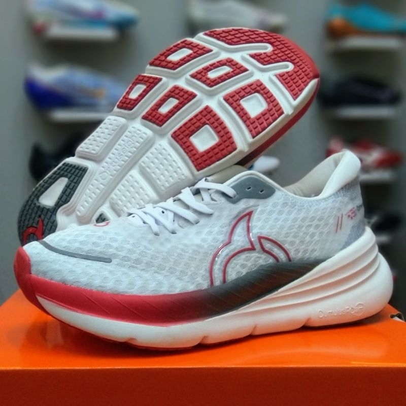 Ortuseight Hyperblast Evo white (size 39)