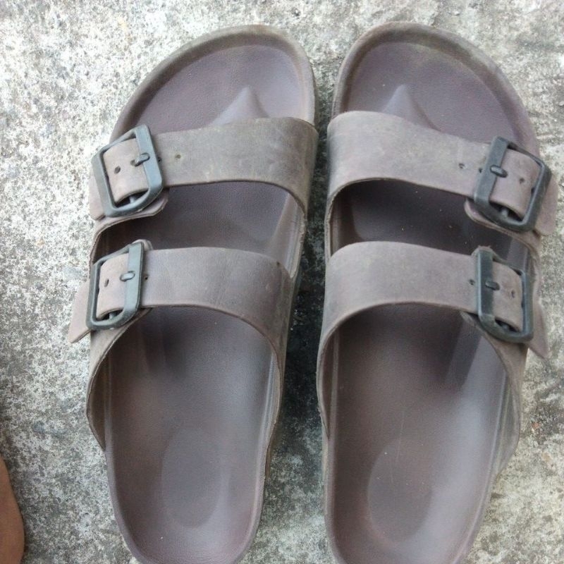 sandal second