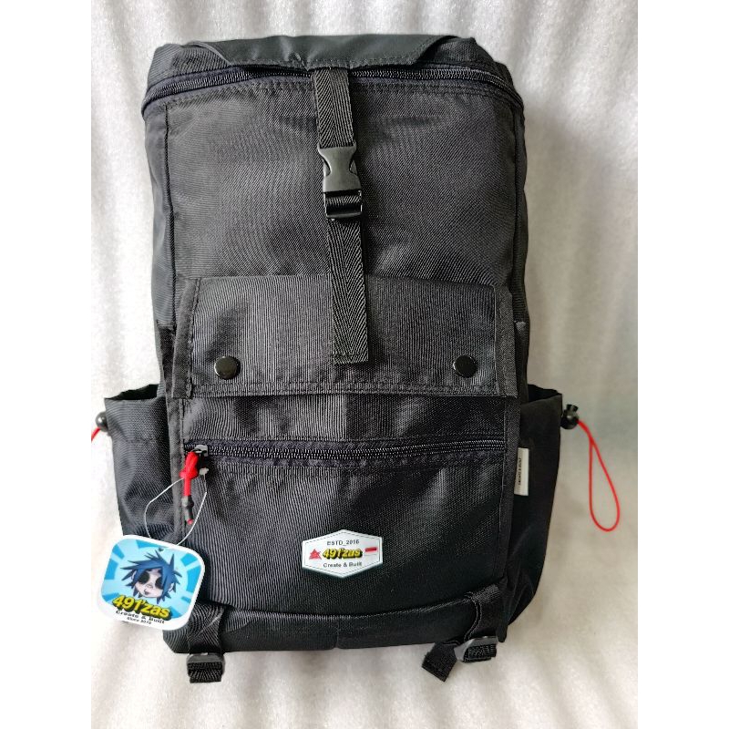 ransel bacpack. casual  sangat cocok untuk bawa barang banyak. cocok buat santai ada kantong pingirnya. cocok buat cewek cowok.