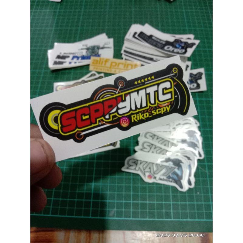 

Sticker Vinyl | Sticker Komunitas | Sticker Nama | Sticker Printing + Potong Kiscut satuan