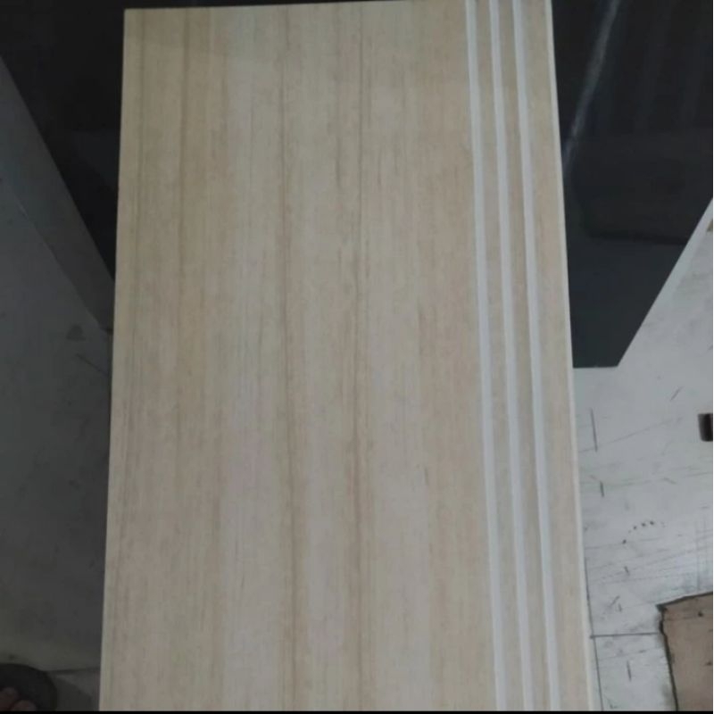 Granit Anak Tangga motif kayu 30x60/20x60