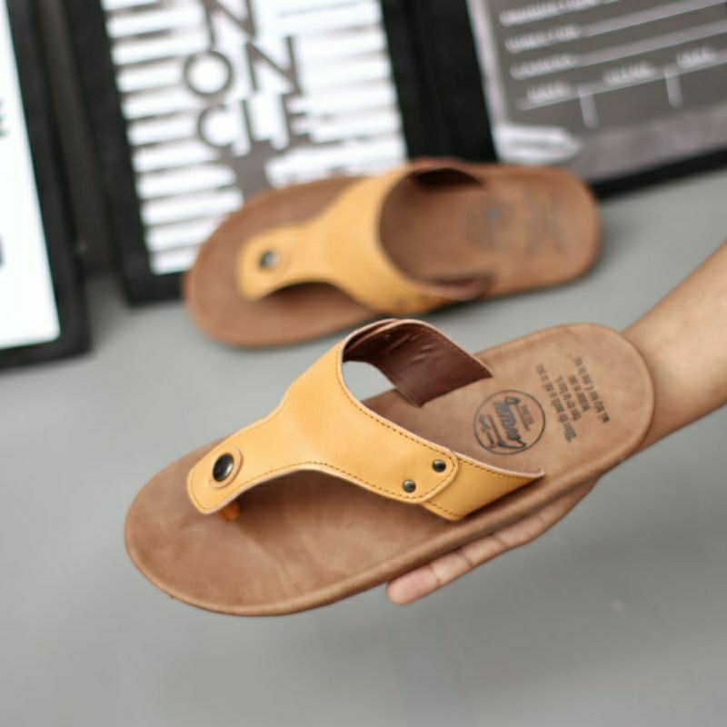 CEVANY CLOVER Tan (KULIT ASLI) Sandal Pria Kulit Asli Sendal Jepit Casual Santai Cowok