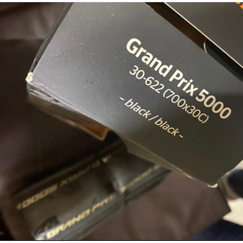 Ban luar GP 700x32 Continental