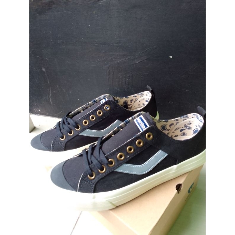 sepatu Vantela reborn low black natural