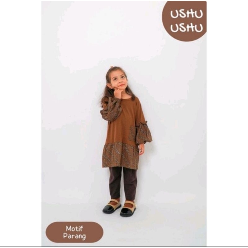 Setelan Muslim Anak perempuan motif batik