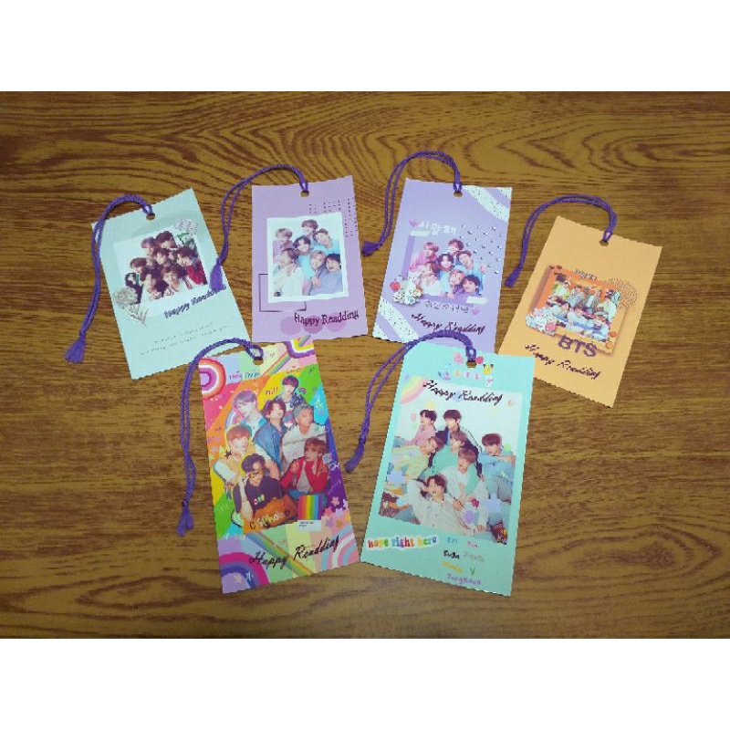 

Pembatas buku BTS