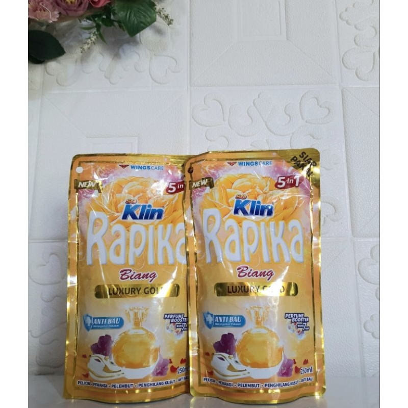 Pelicin Pakaian "RAPIKA"