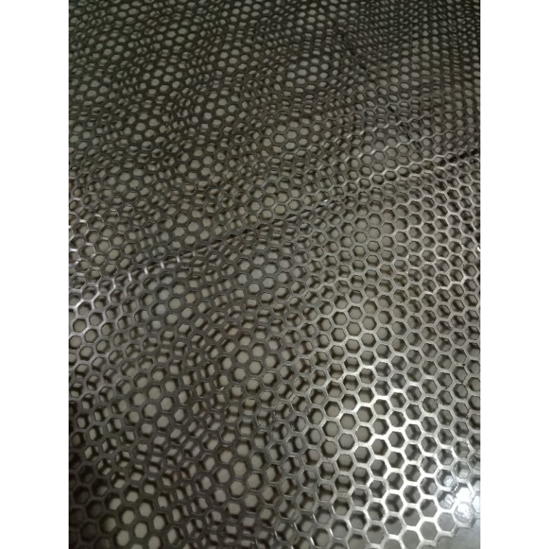 ram grill speaker 35x50 lubang motif segi 6