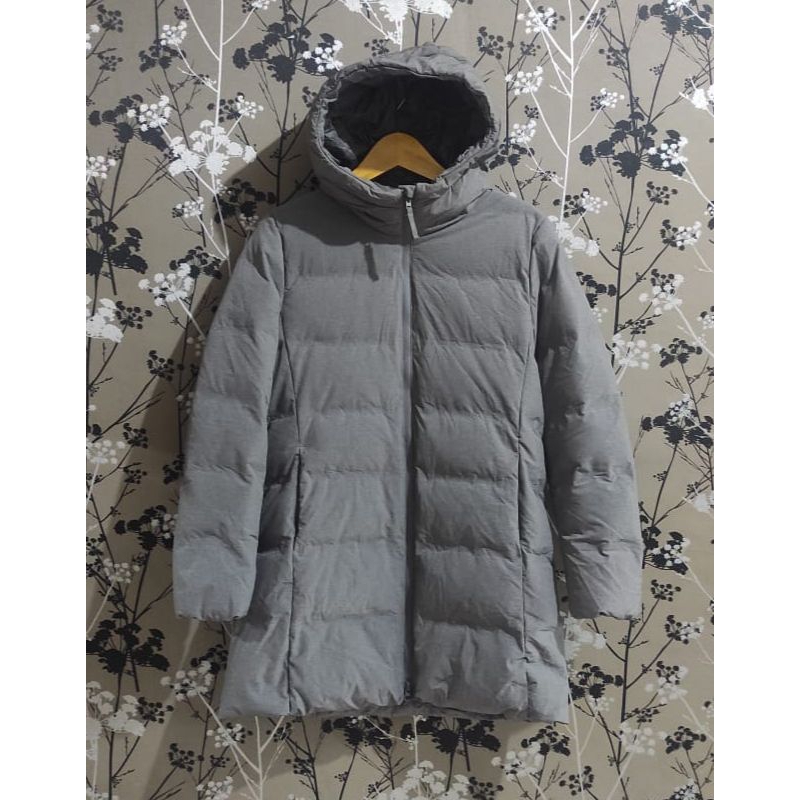 JAKET BULANG SEAMLESS UNIQLO
