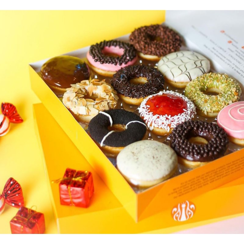 donat besar j.co isi 12 1 lusin random fresh from outlet/resto | jastip | jco