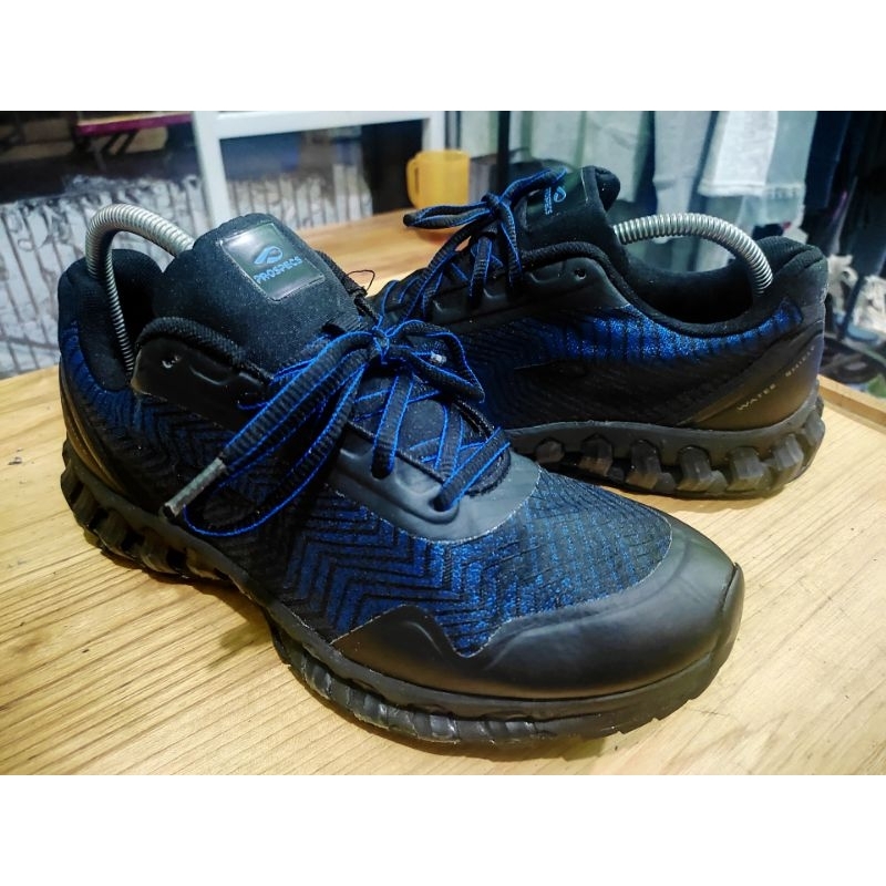 sepatu prospecs outdoor