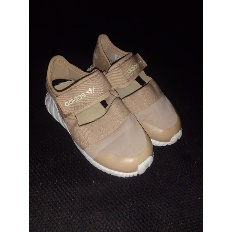 Adidas sandal baby