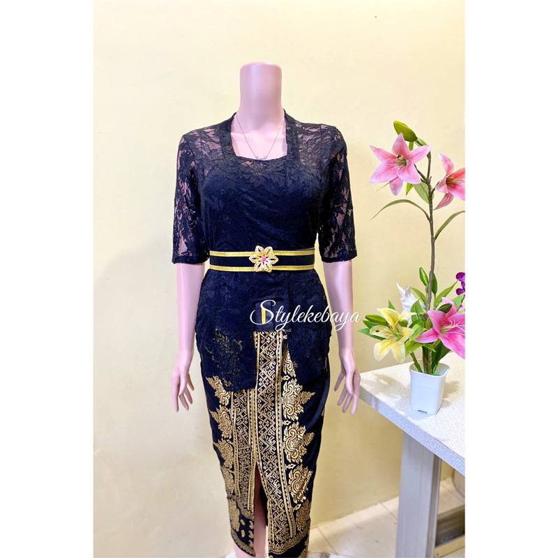 SETELAN KEBAYA BROKAT SOFIA STYLE BALI ROK PRADA