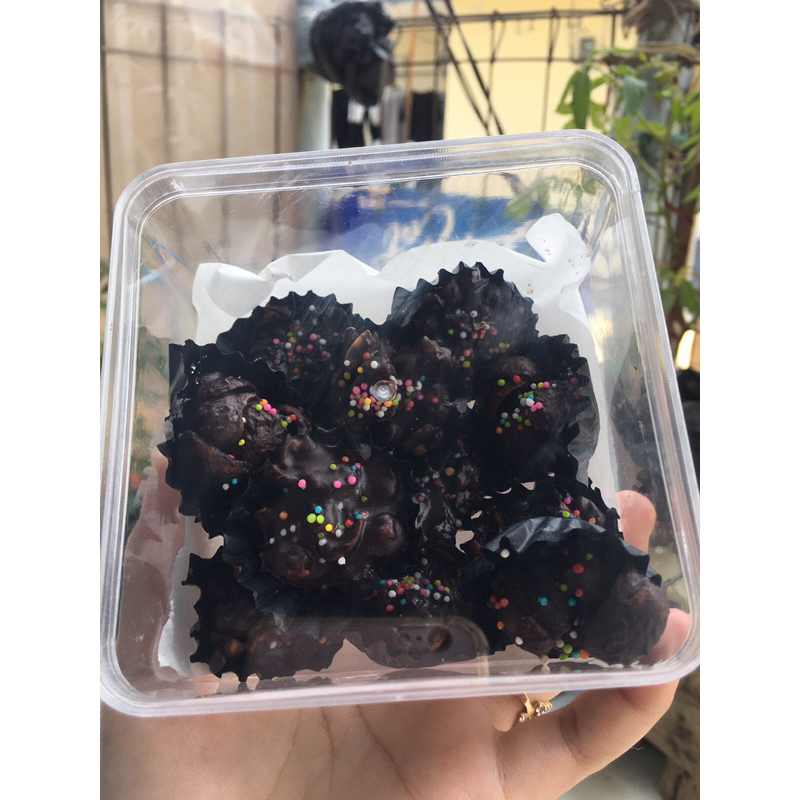 

coklat kacang/kue lebaran