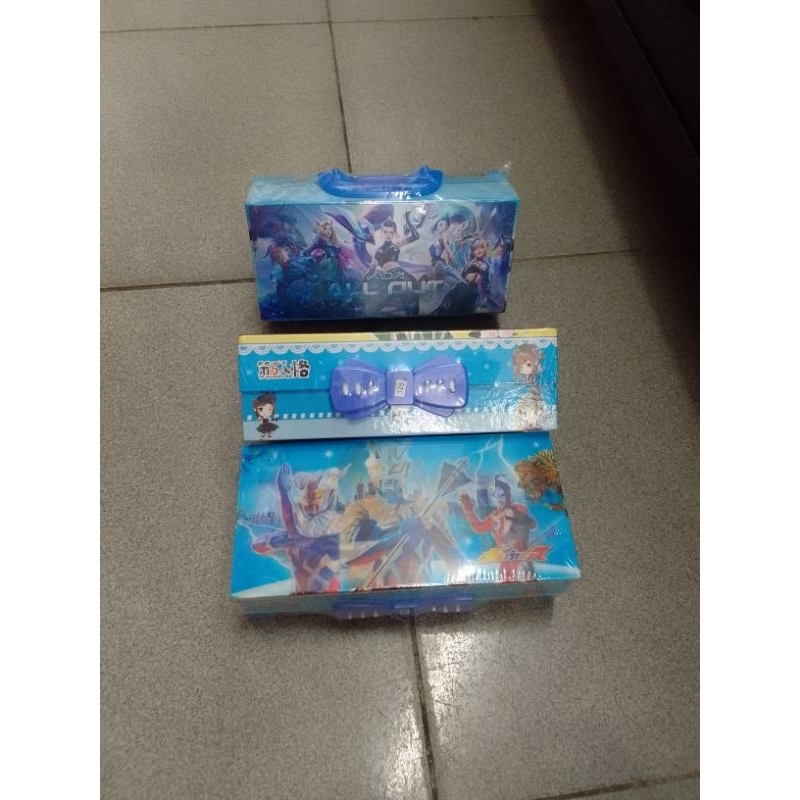 

KOTAK/TEMPAT PENSIL DUS 3 TINGKAT 3 DIMENSI