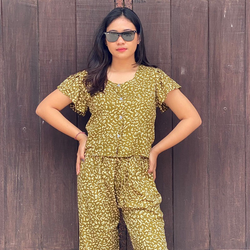 ONESET CROP CACA CELANA 7/8 BUSUI FRIENDLY