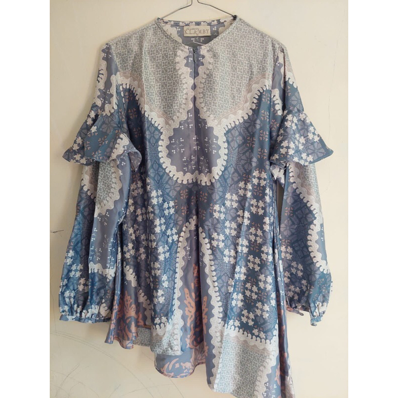 Preloved Wearing Klamby Anggrek Blouse